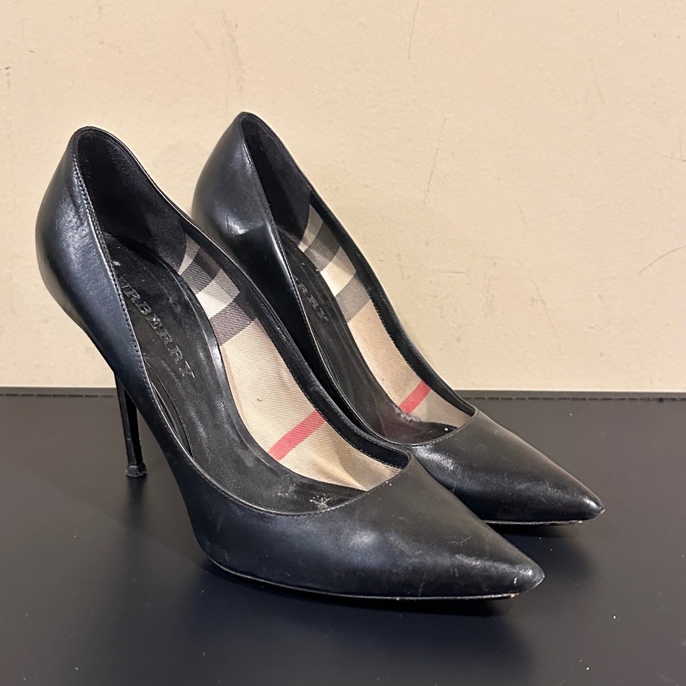 Burberry Black Leather Pointed Toe Stiletto Pumps Size 38.5 US 8/8.5